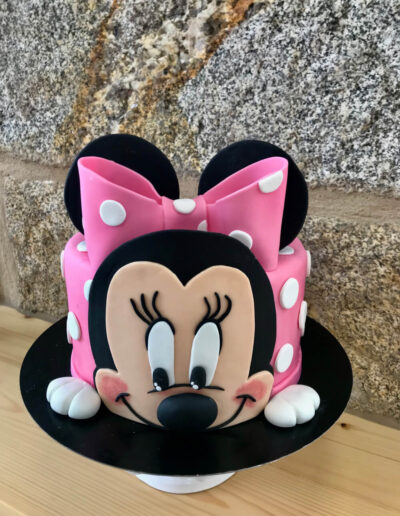 Tartas fondant personalizada Minnie Mouse O Pequeno Lambón